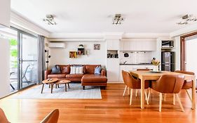 2 Royal Rest Quality 2Br West Perth-Parking